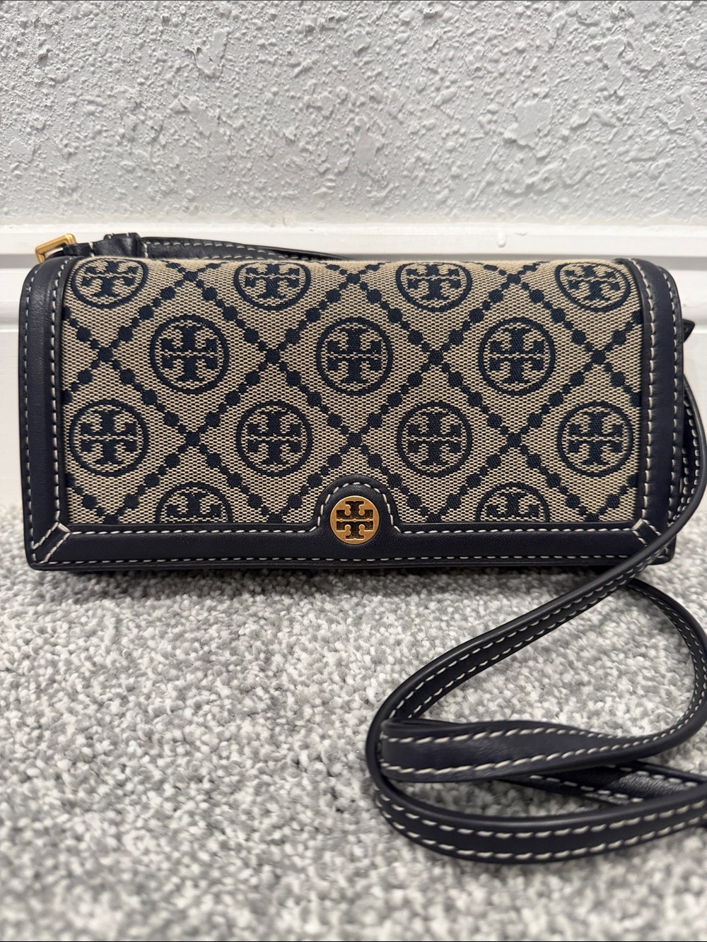Tory Burch Navy and Cream Logo Jacquard Wristlet with Gold Accent